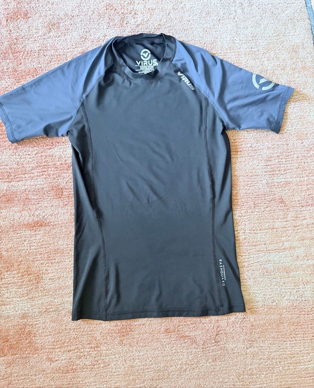 Virus Action Sport Performance Rashguard Compression Shirt Black Gray M